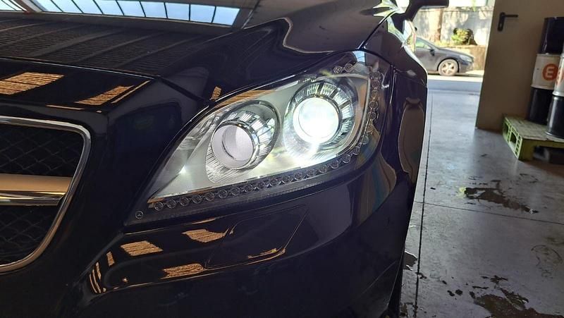 Usado Mercedes CLS250 204 HP (150 kW) 2011 Preto Coupé