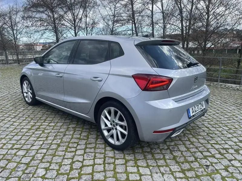 Usado Seat Ibiza FR 110 HP (80 kW) 2022 Cinza prata Citadino
