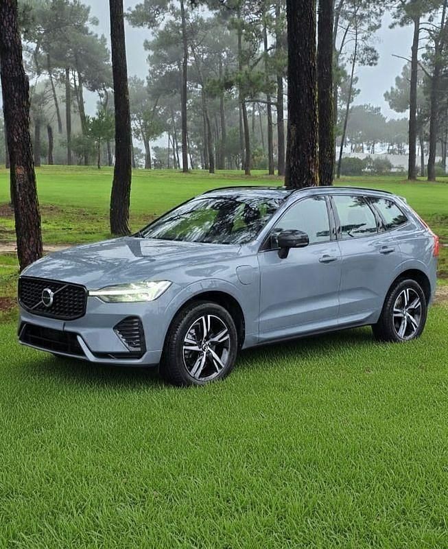 Usado Volvo XC60 R-Design 350 HP (257 kW) 2022 Cinza SUV