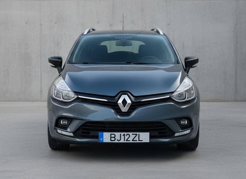 Usado Renault Clio IV 90 HP (66 kW) 2017 Cinzento Carrinha