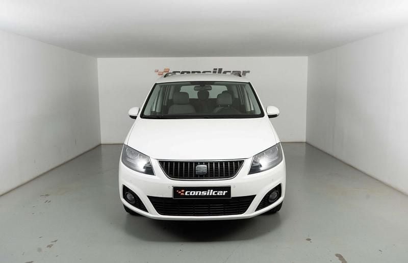 Usado Seat Alhambra Reference 140 HP (102 kW) 2015 Branco Monovolume