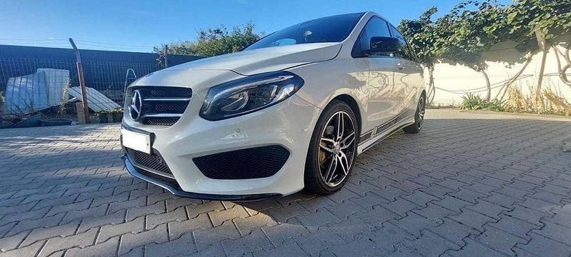 Branco Usado 2016 Mercedes B200 AMG Monovolume | € 19.000 - Imagem 1/4