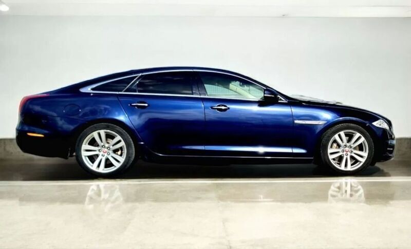 Usado Jaguar XJ 275 HP (202 kW) 2015 Azul Sedan