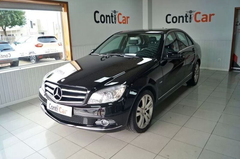 Preto Usado 2010 Mercedes C200 Elegance Sedan | € 13.990 - Imagem 1/4