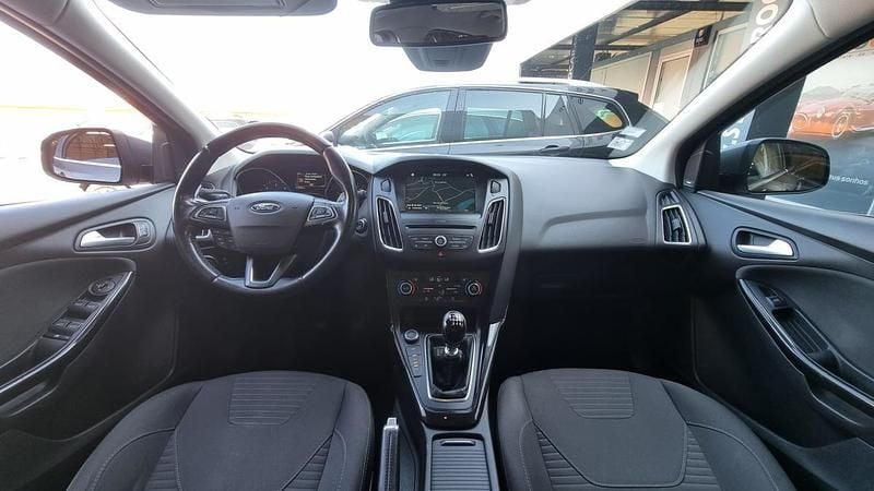 Usado Ford Focus Titanium 120 HP (88 kW) 2018 Cinza