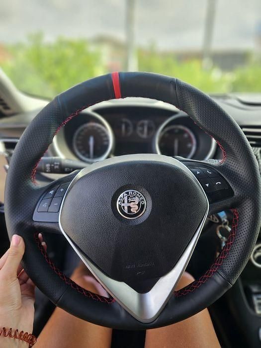 Usado Alfa Romeo Giulietta Distinctive 105 HP (77 kW) 2013 Sedan