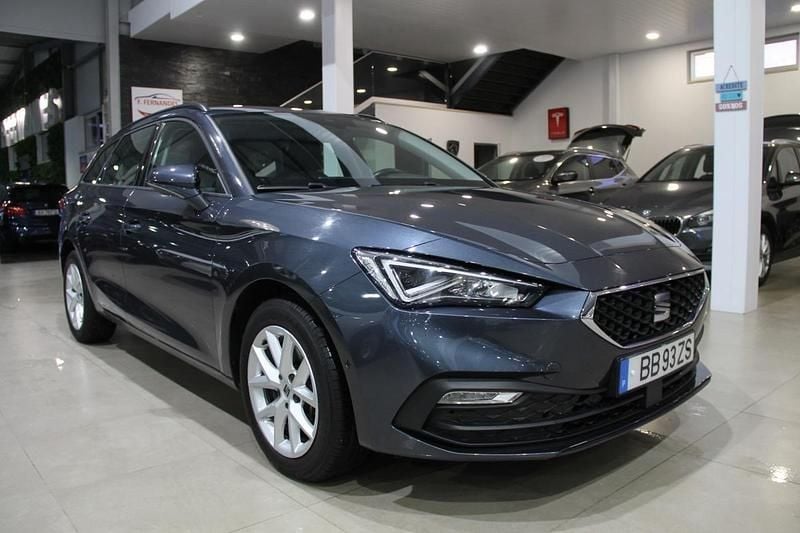 Usado Seat Leon ST 115 HP (84 kW) 2023 Antracite Carrinha