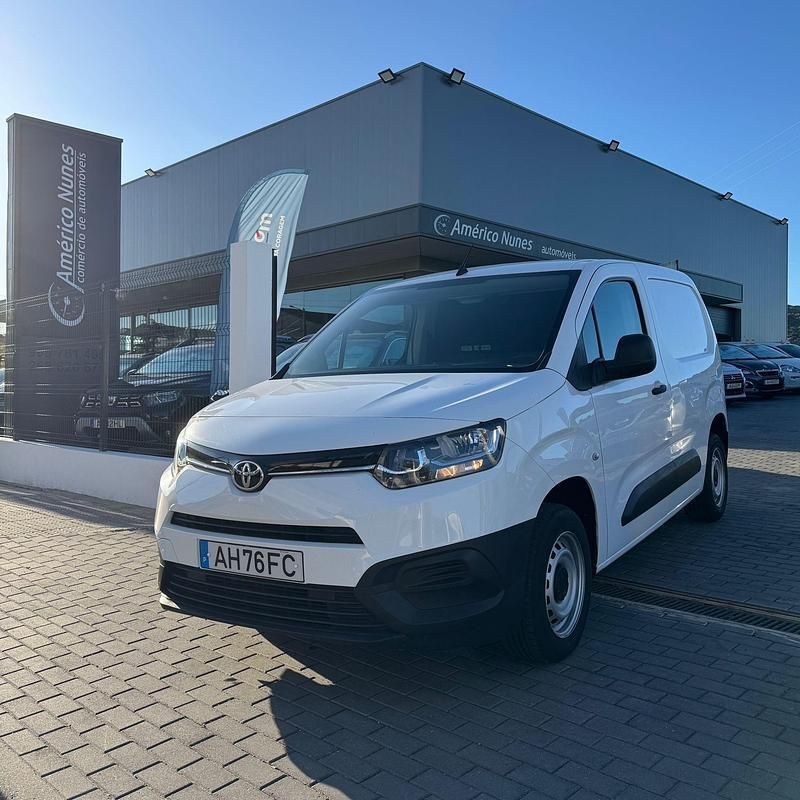 Branco Usado 2021 Toyota Proace Active Van | € 16.200 (Preço justo) - Imagem 1/4