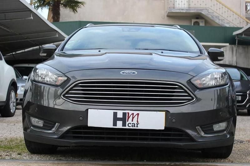 Usado Ford Focus Titanium 120 HP (88 kW) 2016 Cinza escuro Carrinha