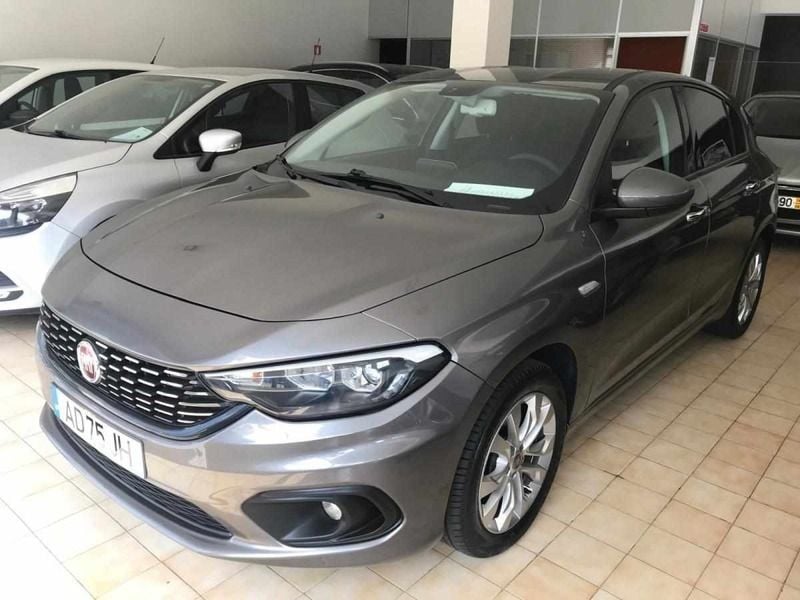 Cinzento Usado 2020 Fiat Tipo Citadino | € 11.900 (Preço justo) - Imagem 1/4