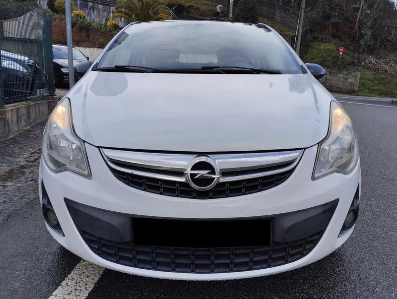 Usado Opel Corsa 75 HP (55 kW) 2011 Branco Citadino