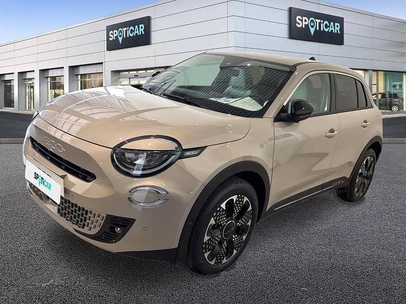 Bege Novo 2025 Fiat 600 La Prima SUV | € 27.800 (Preço elevado) - Imagem 1/4