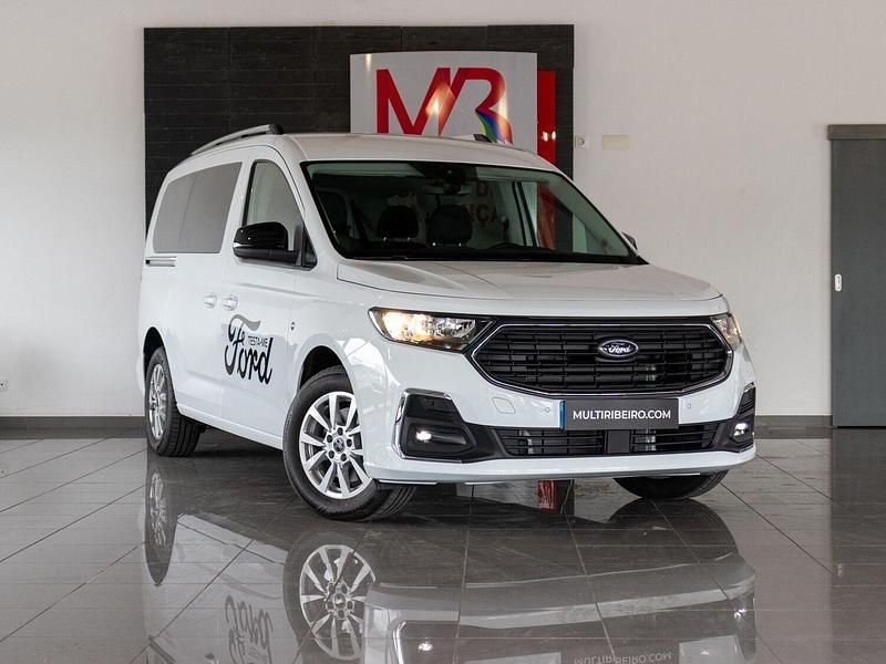 Branco Novo 2025 Ford Courier Titanium Monovolume | € 32.950 - Imagem 1/4