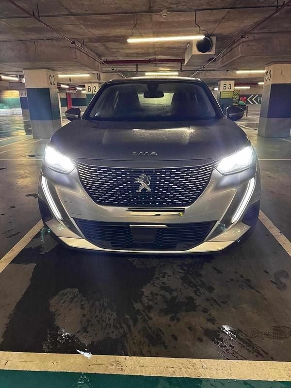 Cinzento Usado 2020 Peugeot e-2008 Active SUV | € 13.990 (Super Preço) - Imagem 1/4