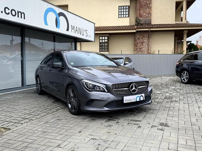 Usado Mercedes CLA180 Urban 109 HP (80 kW) 2017 Sedan