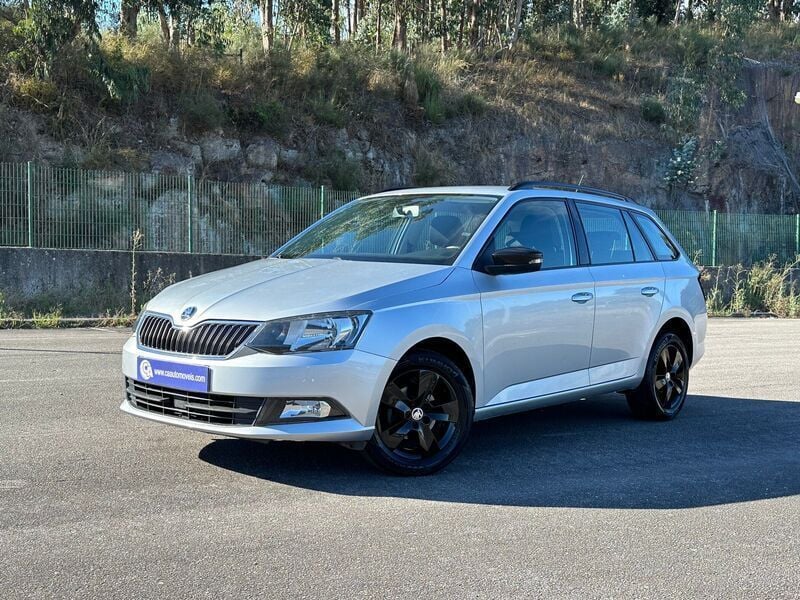 Cinza Usado 2018 Skoda Fabia Ambition Carrinha | € 13.950 (Caro) - Imagem 1/4