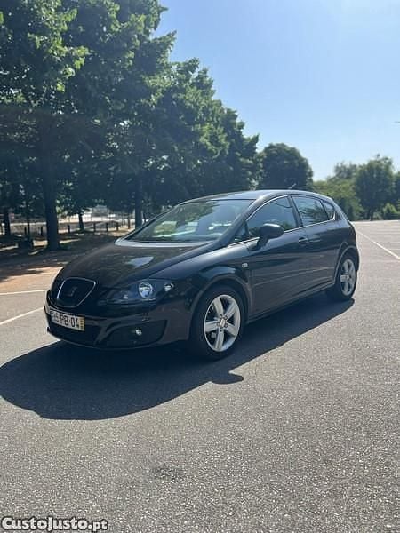 Usado Seat Leon Ecomotive 105 HP (77 kW) 2010 Preto Citadino
