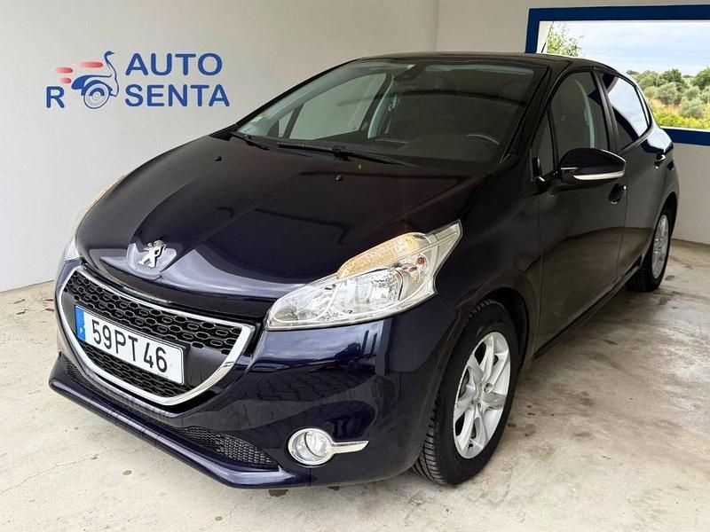 Azul Usado 2015 Peugeot 208 Access Citadino | € 8.600 (Preço justo) - Imagem 1/4