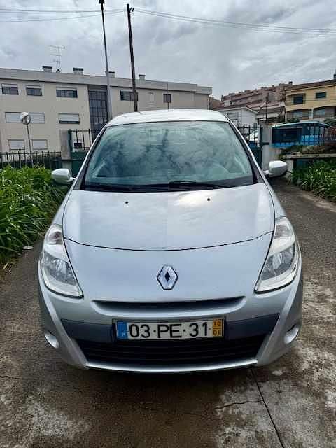 Cinzento Usado 2012 Renault Clio IV | € 4.990 - Imagem 1/4