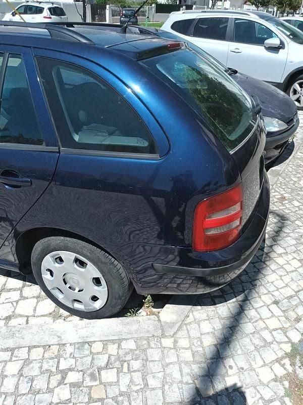 Azul Usado 2003 Skoda Fabia Carrinha | € 2.200 (Super Preço) - Imagem 1/4