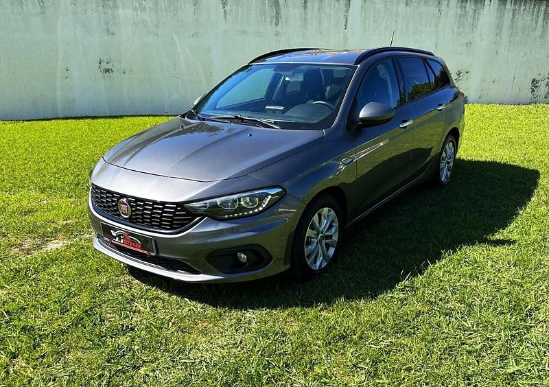Cinza Usado 2017 Fiat Tipo Lounge Carrinha | € 13.450 (Caro) - Imagem 1/4