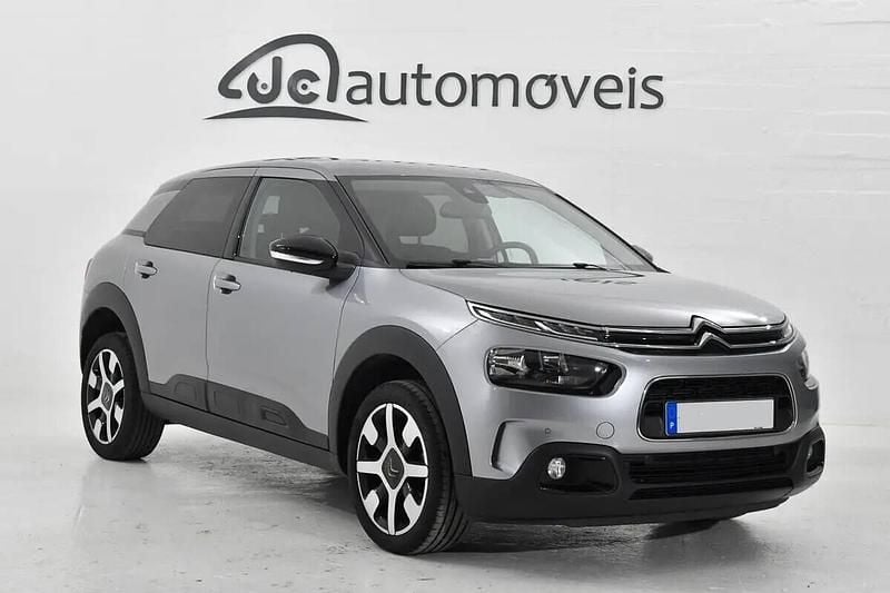 Usado Citroën C4 Cactus 102 HP (75 kW) 2020 Cinzento Citadino