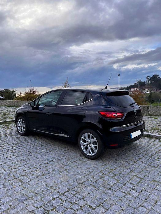 Usado 2019 Renault Clio IV LIMITED Sedan | € 9.000 (Super Preço) - Imagem 1/4