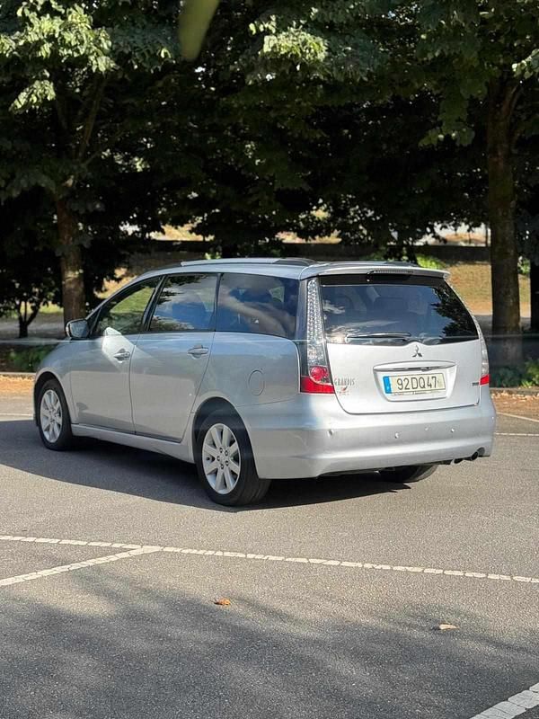 Usado Mitsubishi Grandis 136 HP (100 kW) 2007 Cinzento Monovolume