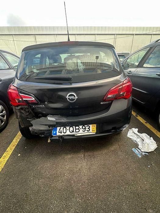 Usado 2015 Opel Corsa Sedan | € 2.500 (Super Preço) - Imagem 1/4