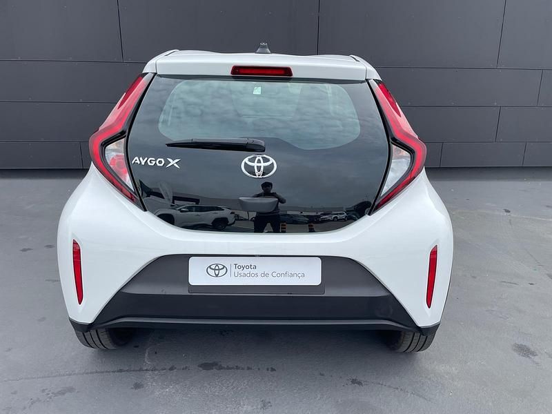 Usado Toyota Aygo X X-play 72 HP (52 kW) 2024 Branco (sólida) SUV