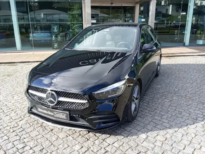 Preto night Usado 2023 Mercedes B180 Advanced Plus Monovolume | € 39.900 - Imagem 1/4