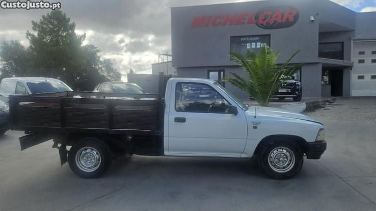 Branco Usado 1992 Toyota HiLux Pickup | € 8.500 - Imagem 1/1