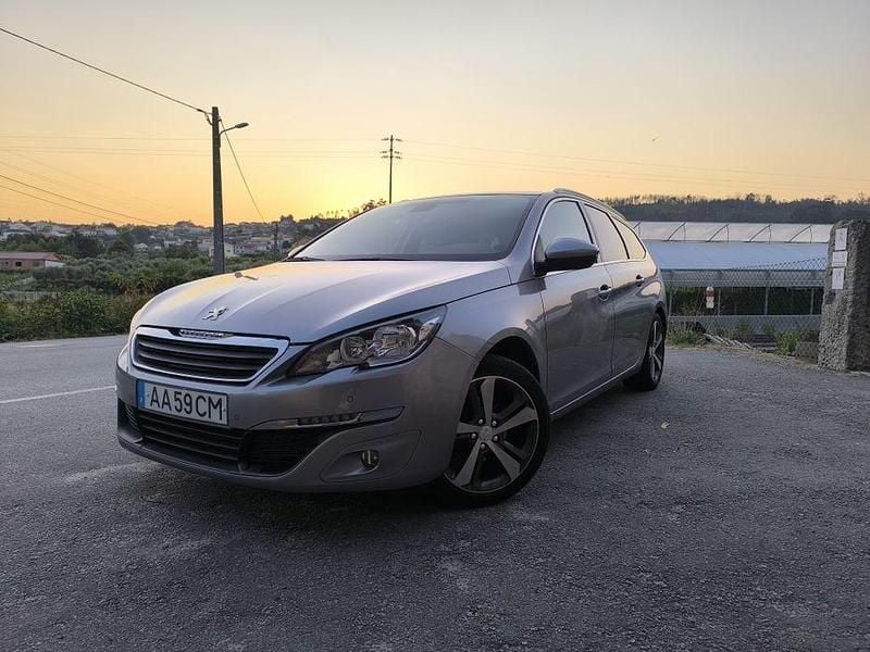 Usado 2015 Peugeot 308 Allure Sedan | € 8.500 (Preço justo) - Imagem 1/4