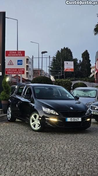 Preto Usado 2016 Peugeot 308 Allure Citadino | € 13.995 (Bom preço) - Imagem 1/1