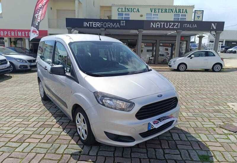Cinzento Usado 2016 Ford Tourneo Courier Monovolume | € 10.900 (Preço justo) - Imagem 1/4