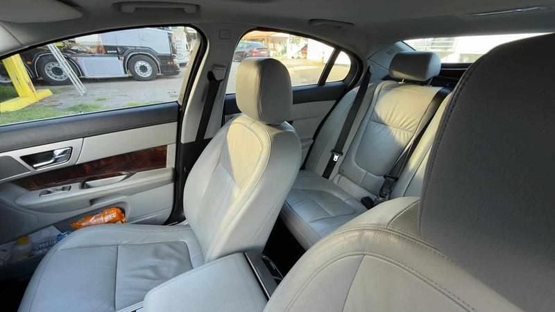 Preto Usado 2009 Jaguar XF Sedan | € 12.000 - Imagem 1/4
