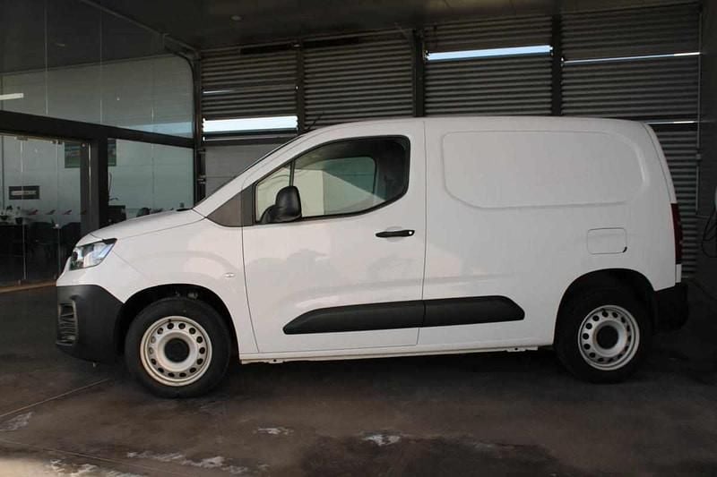 Usado Fiat Doblò 100 HP (73 kW) 2023 Branco Monovolume
