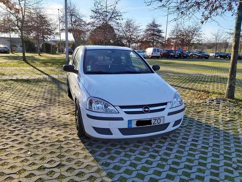Branco Usado 2005 Opel Corsa Carrinha | € 1.800 (Preço justo) - Imagem 1/4