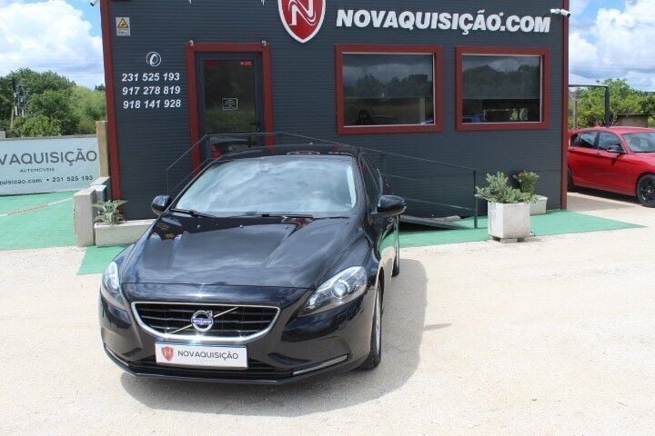 Usado Volvo V40 Momentum 115 HP (84 kW) 2014 Preto Carrinha