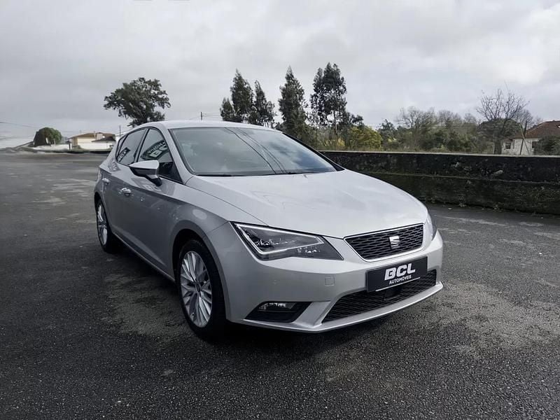 Cinza prata Usado 2016 Seat Leon Style Citadino | € 12.990 (Preço justo) - Imagem 1/4