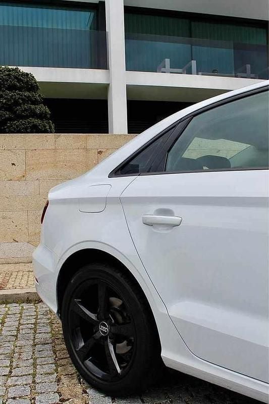 Usado Audi A3 150 HP (110 kW) 2015 Branco Sedan