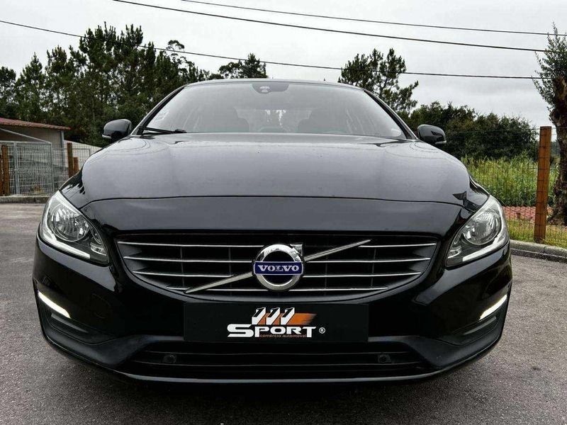 Usado Volvo S60 Momentum 190 HP (139 kW) 2017 Preto Sedan