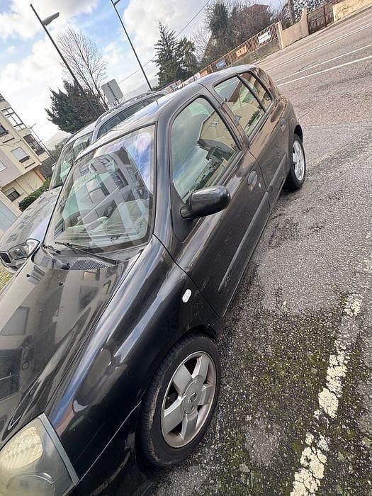 Usado Renault Clio II 65 HP (47 kW) 2003 Sedan