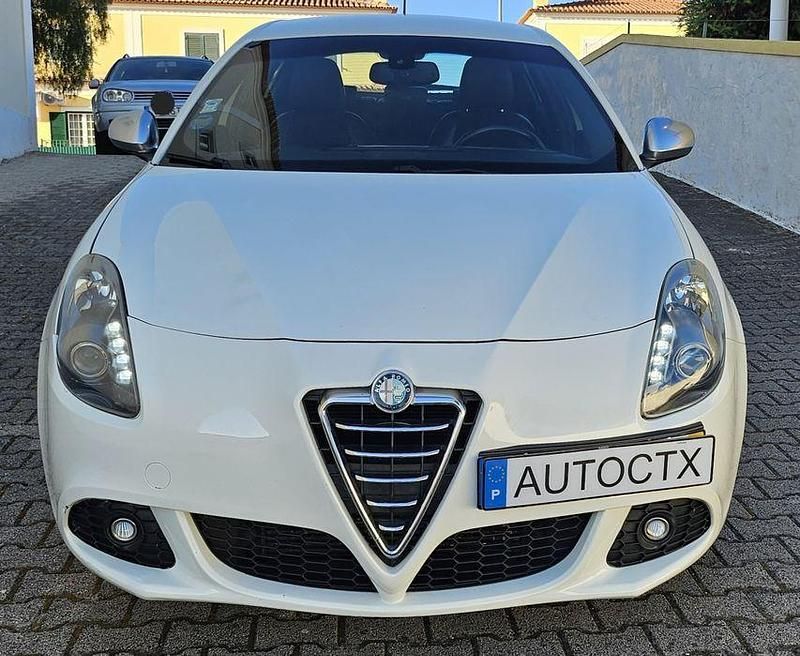 Usado 2010 Alfa Romeo Giulietta Citadino | € 6.750 (Preço justo) - Imagem 1/4