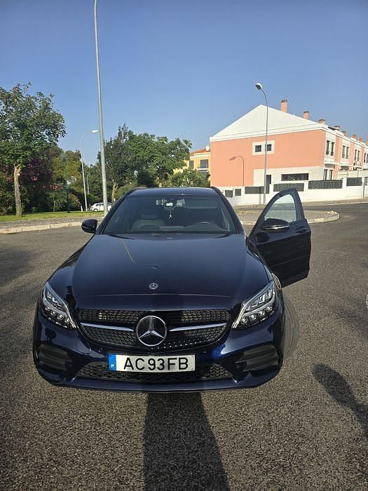 Usado 2020 Mercedes C300e AMG line Sedan | € 30.900 (Caro) - Imagem 1/4