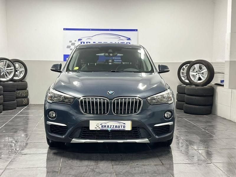 Cinza Usado 2017 BMW X1 Sport Line SUV | € 28.990 - Imagem 1/4