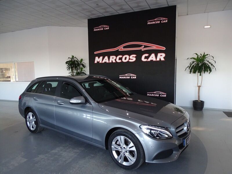 Cinzento Usado 2015 Mercedes C220 Classic Carrinha | € 20.900 - Imagem 1/4
