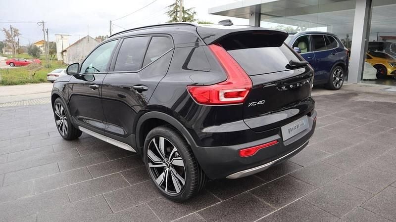 Usado Volvo XC40 262 HP (192 kW) 2022 Preto SUV