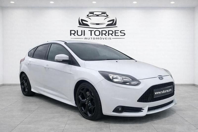 Usado Ford Focus ST 250 HP (183 kW) 2013 Branco Coupé