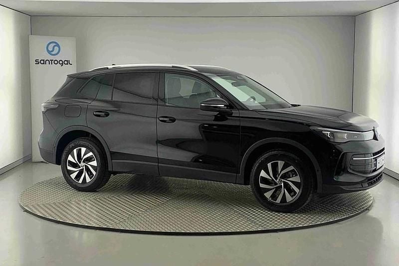 Preto Usado 2025 VW Tiguan SUV | € 43.990 - Imagem 1/4